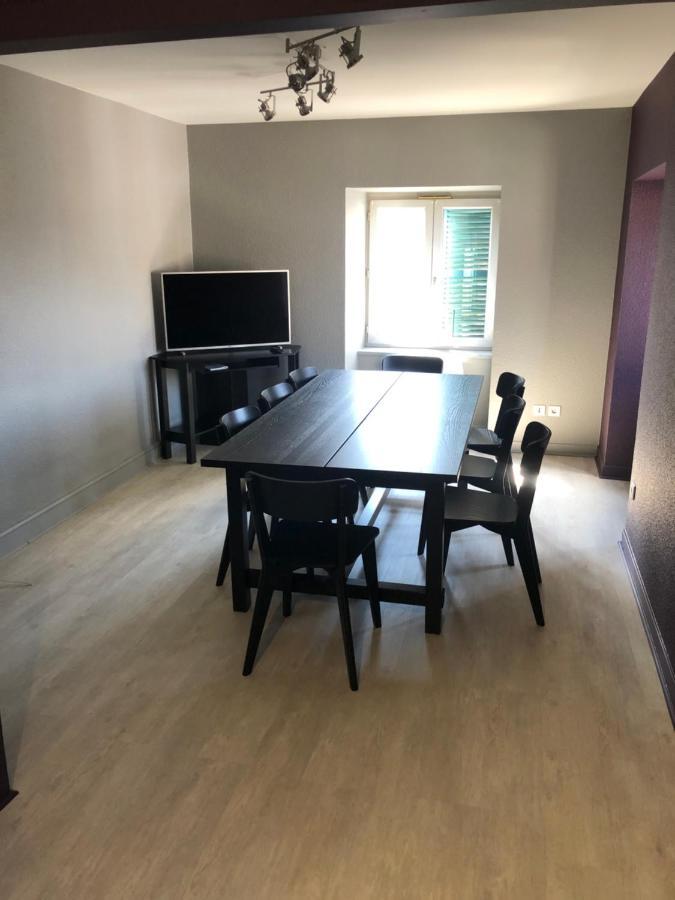 Appartement Porte Du Cantal Massiac Exterior foto